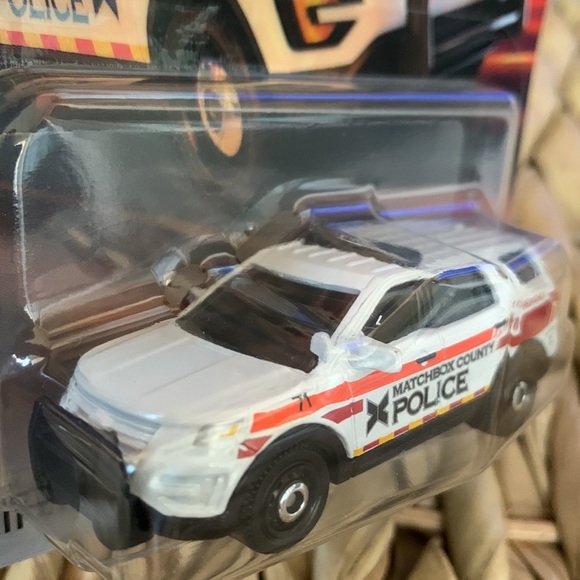 Matchbox 2016 Ford Interceptor Utility Sheriff Emergency Police Cop Car New - Picture 5 of 7